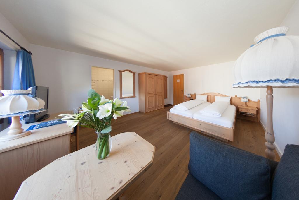 Familienhotel Alpina Breíl 외부 사진